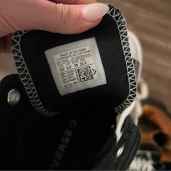 Chuck Taylor All Star Lugged Leather Sneakers - Picture 5 of 5